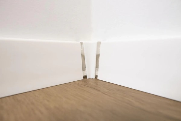 Sockelleisten Ecken - Arbiton STIQ+ STP580 - Innenecke - 2 Stk.